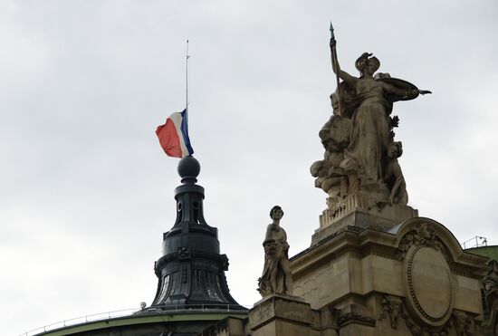 Cities of the world. Paris