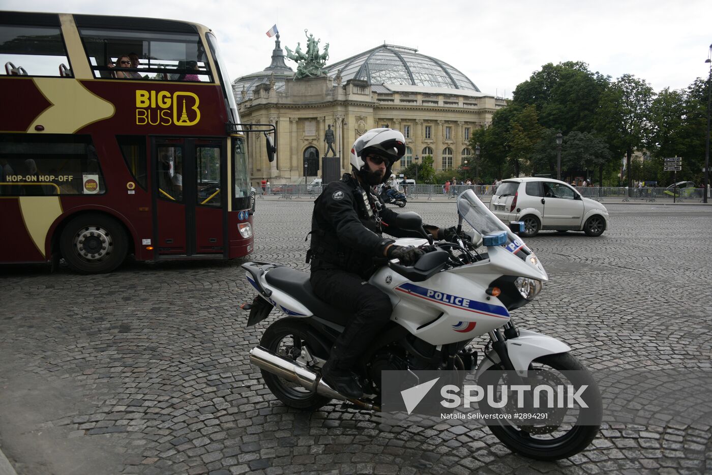 Cities of the world. Paris