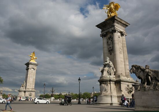 Cities of the world. Paris