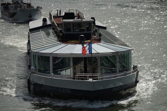 Cities of the world. Paris