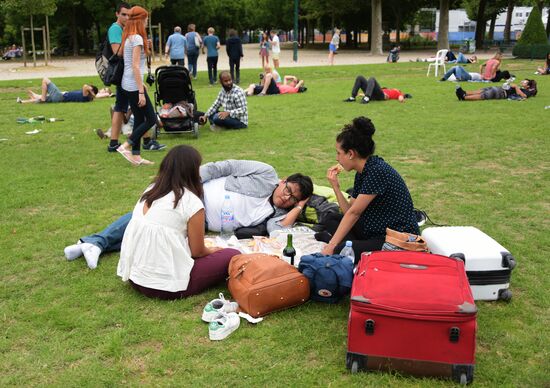 Cities of the world. Paris