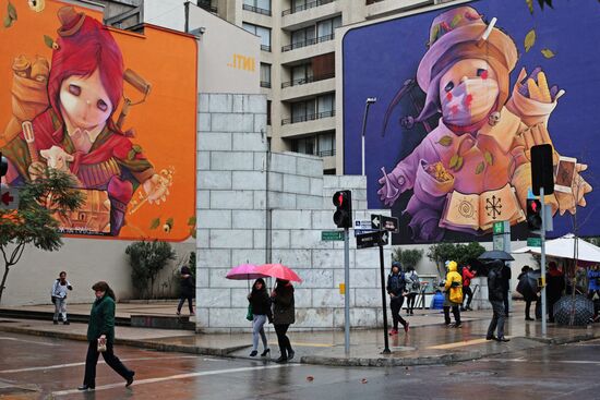 Cities of the world. Santiago