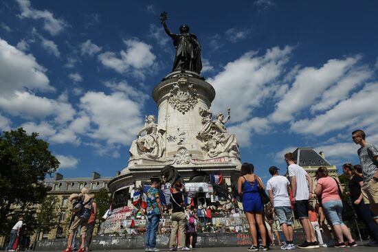 France declares three days of mourning for victims of Nice terror attack