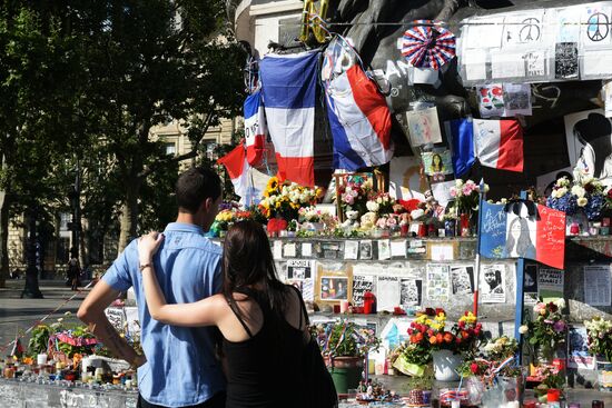 France declares three days of mourning for victims of Nice terror attack