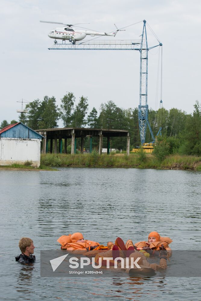 ISS crew practices water survival