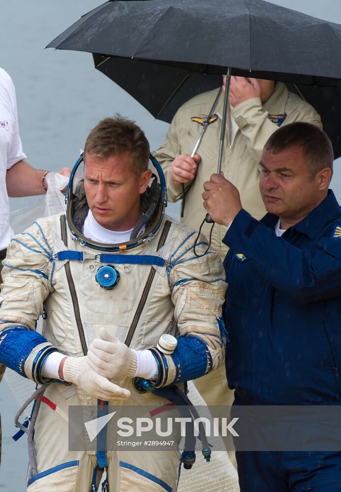 ISS crew practices water survival