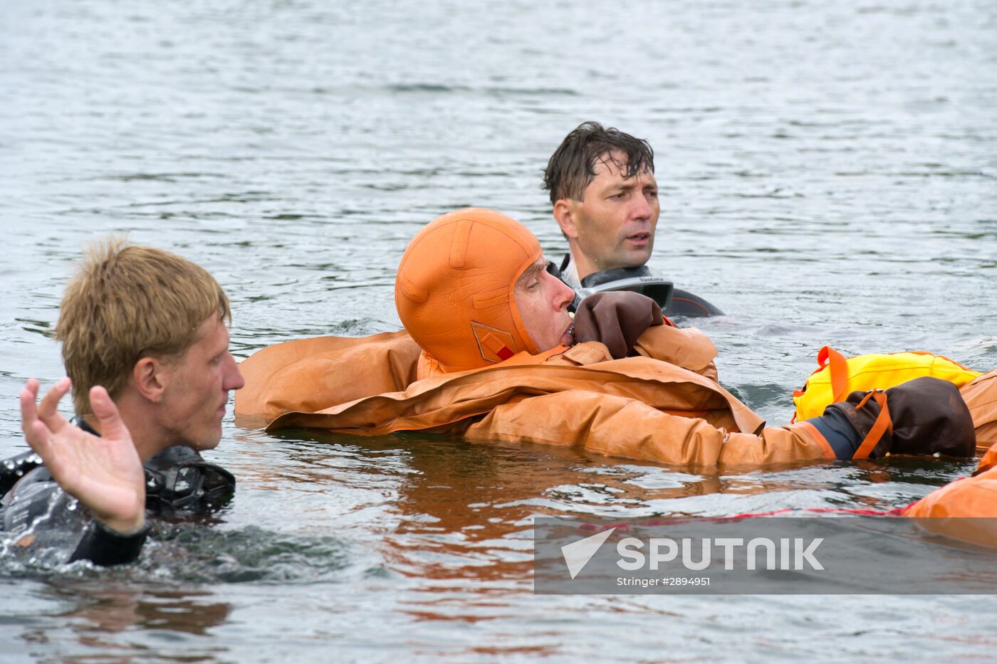 ISS crew practices water survival