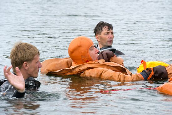 ISS crew practices water survival