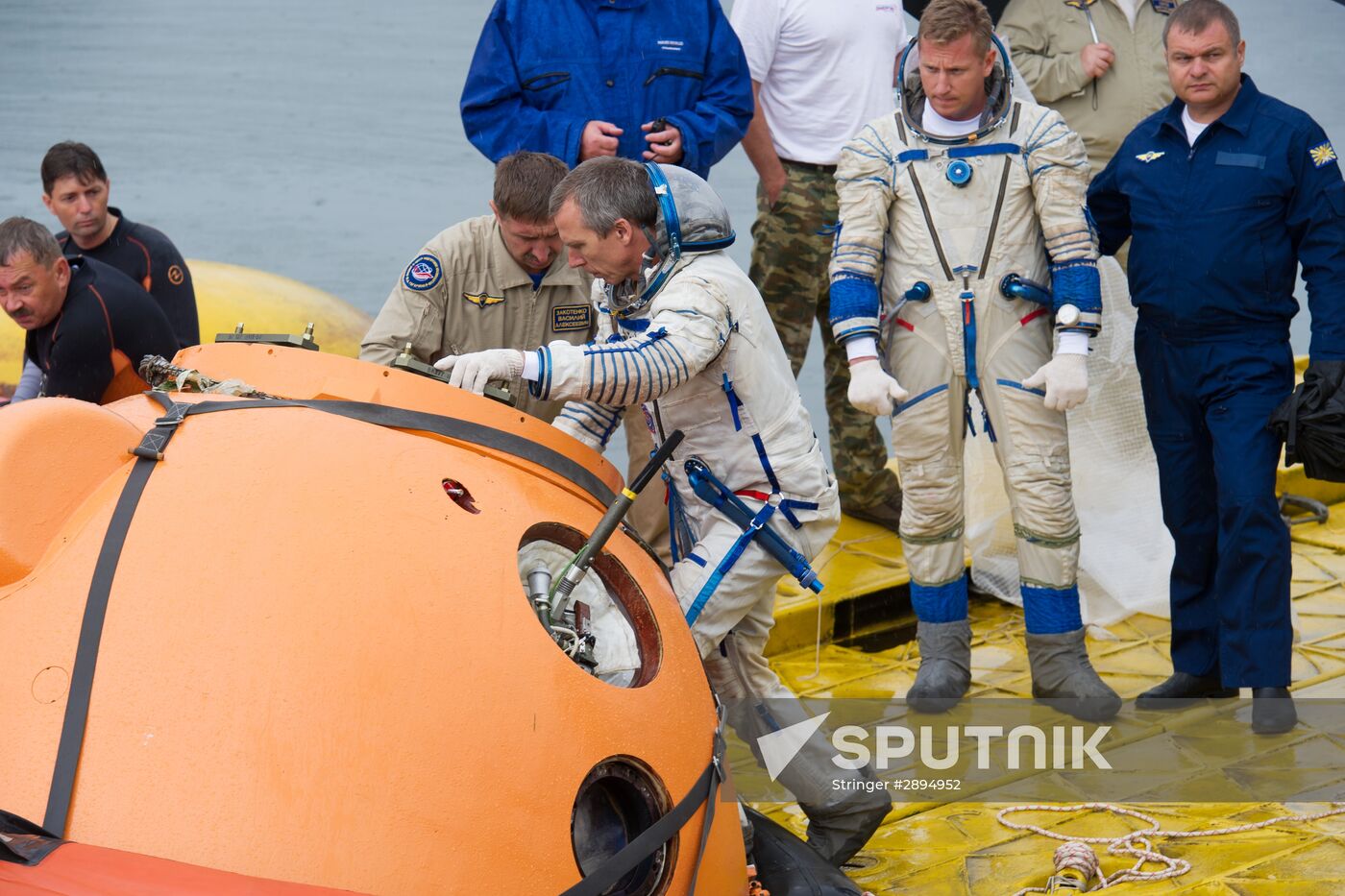 ISS crew practices water survival