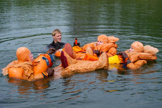 ISS crew practices water survival