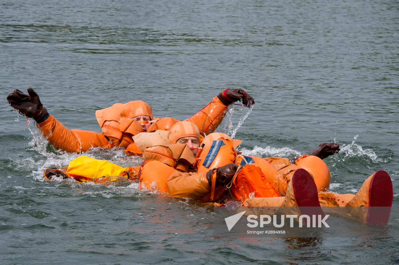 ISS crew practices water survival