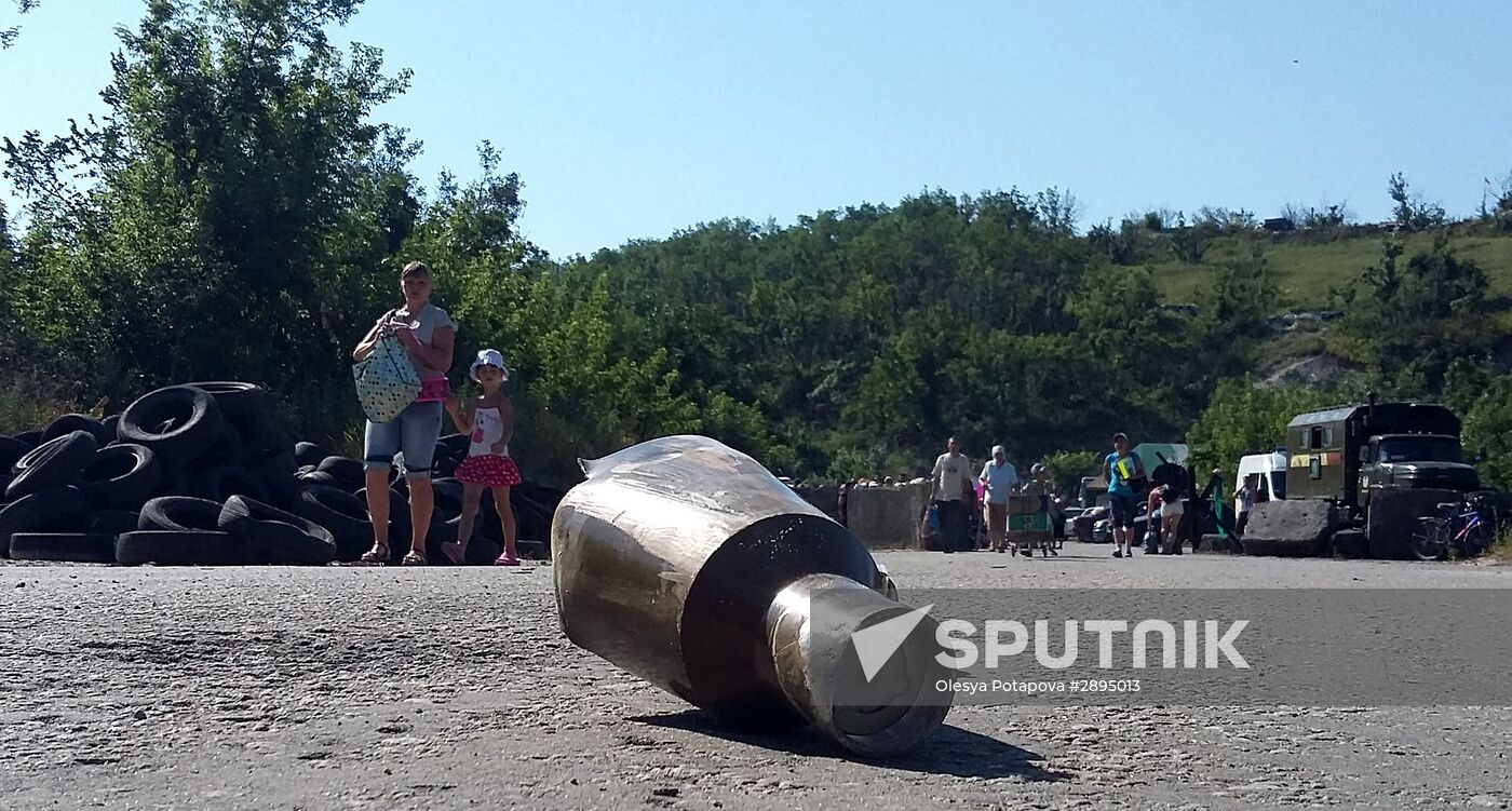 The Stanitsa Luganskaya checkpoint at the Donbass demarcation line