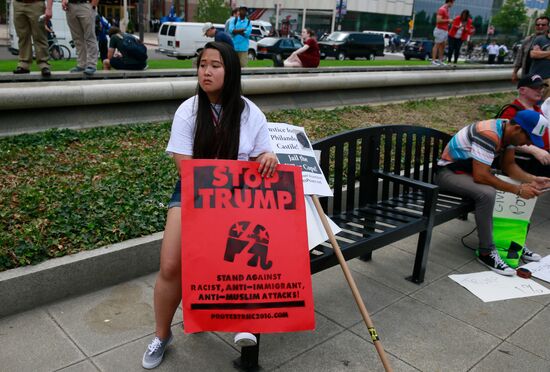 Donald Trump's opponents stage protest