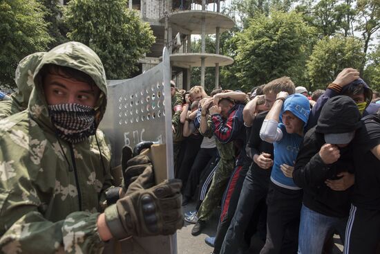 Training unarmed resistance to foreign armed mission invasion of Lugansk People's Republic