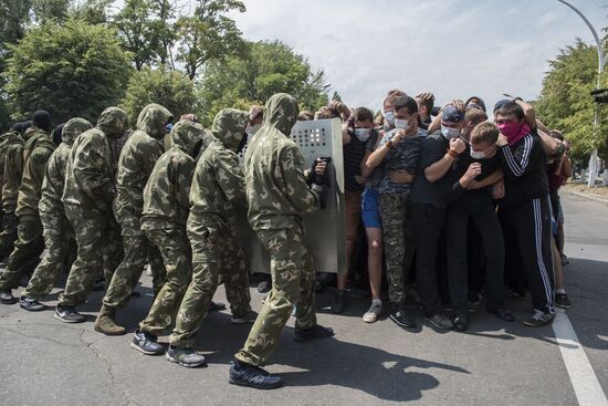 Training unarmed resistance to foreign armed mission invasion of Lugansk People's Republic