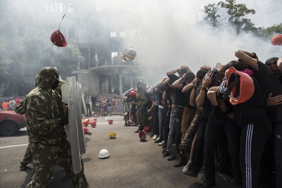 Training unarmed resistance to foreign armed mission invasion of Lugansk People's Republic