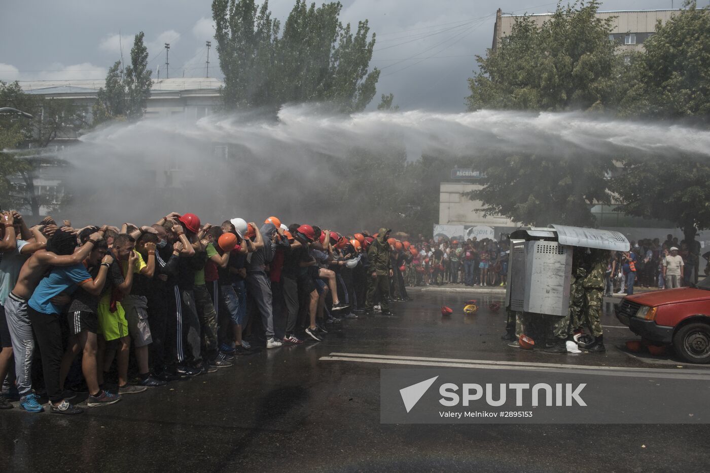 Training unarmed resistance to foreign armed mission invasion of Lugansk People's Republic