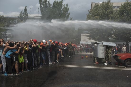 Training unarmed resistance to foreign armed mission invasion of Lugansk People's Republic