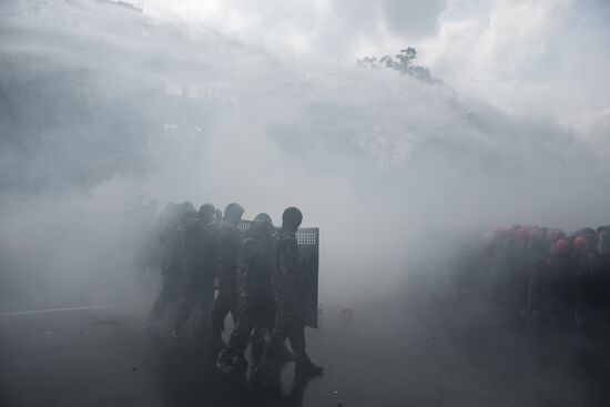 Training unarmed resistance to foreign armed mission invasion of Lugansk People's Republic