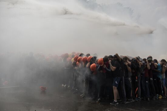 Training unarmed resistance to foreign armed mission invasion of Lugansk People's Republic