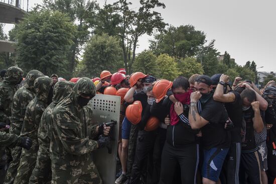 Training unarmed resistance to foreign armed mission invasion of Lugansk People's Republic