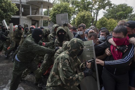 Training unarmed resistance to foreign armed mission invasion of Lugansk People's Republic