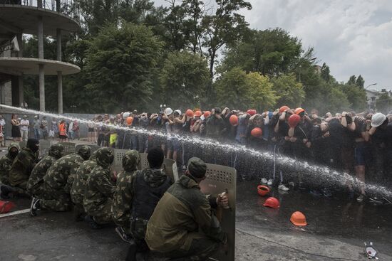 Training unarmed resistance to foreign armed mission invasion of Lugansk People's Republic