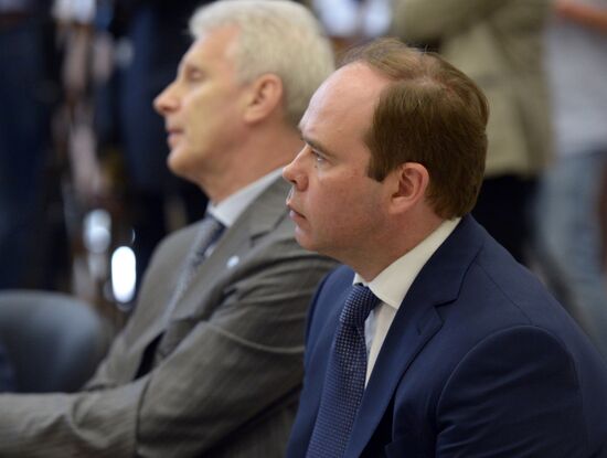 President Vladimir Putin visits Sirius educational center in Sochi