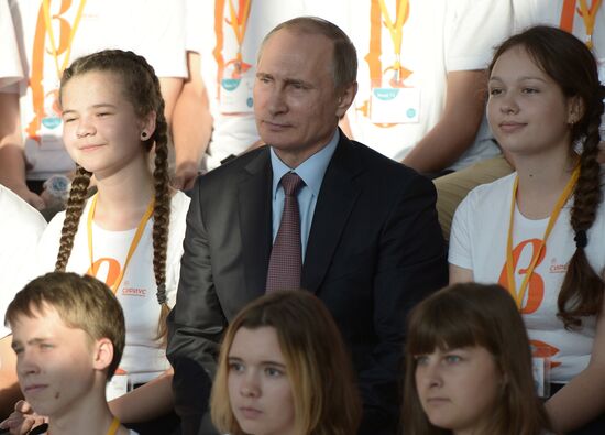 President Vladimir Putin visits Sirius educational center in Sochi