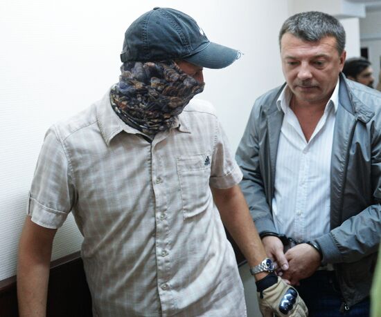 Concidering investigators' request to arrest Russian Investigator Committee officers in Moscow