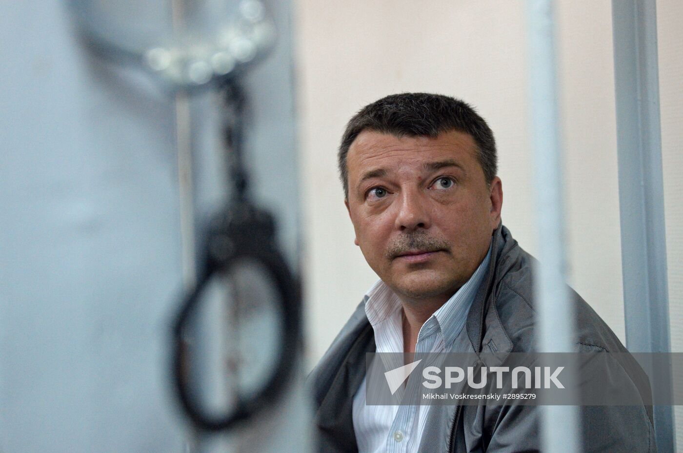 Considering investigators' request to arrest RIC officers in Moscow