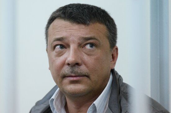 Considering investigators' request to arrest RIC officers in Moscow