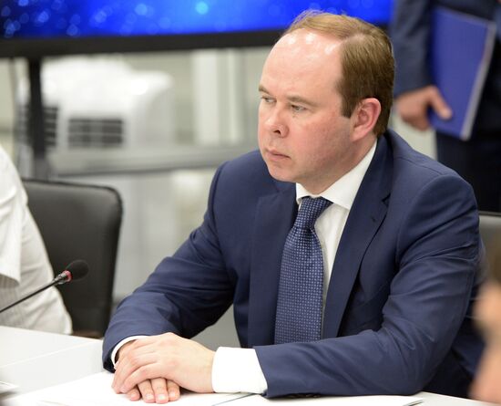 President Vladimir Putin visits Sirius educational center in Sochi