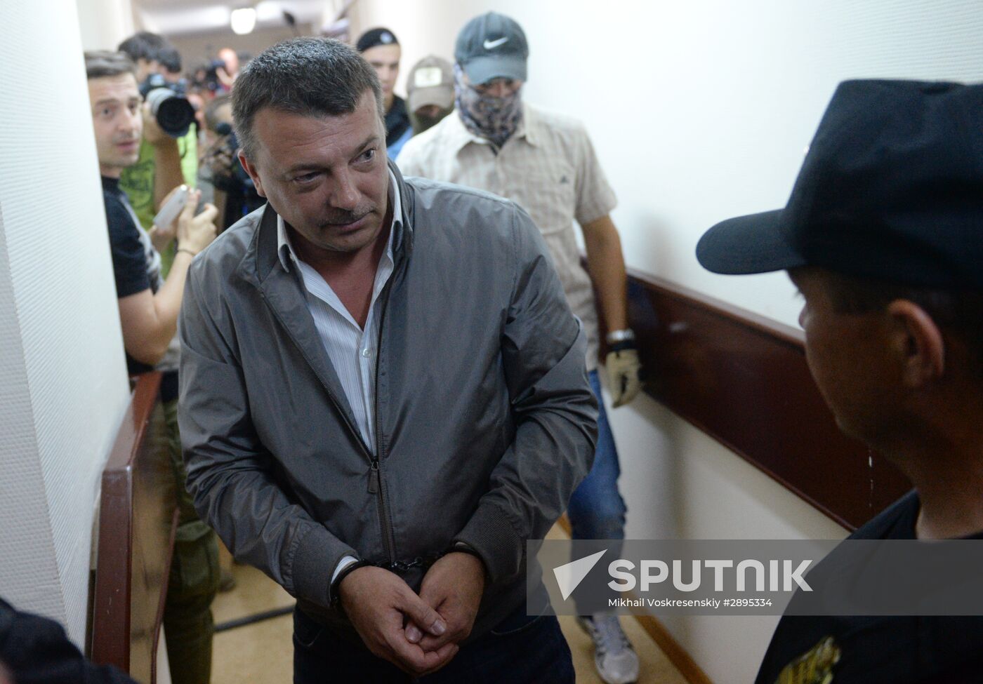Considering investigators' request to arrest RIC officers in Moscow