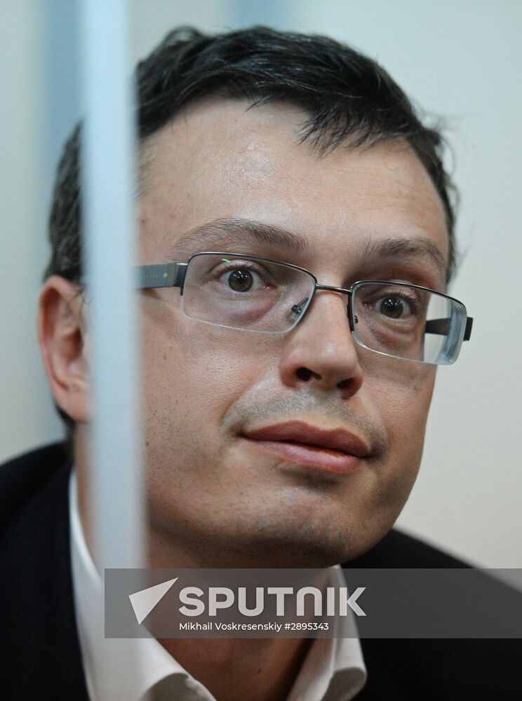 Considering investigators' request to arrest RIC officers in Moscow