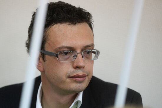 Considering investigators' request to arrest RIC officers in Moscow
