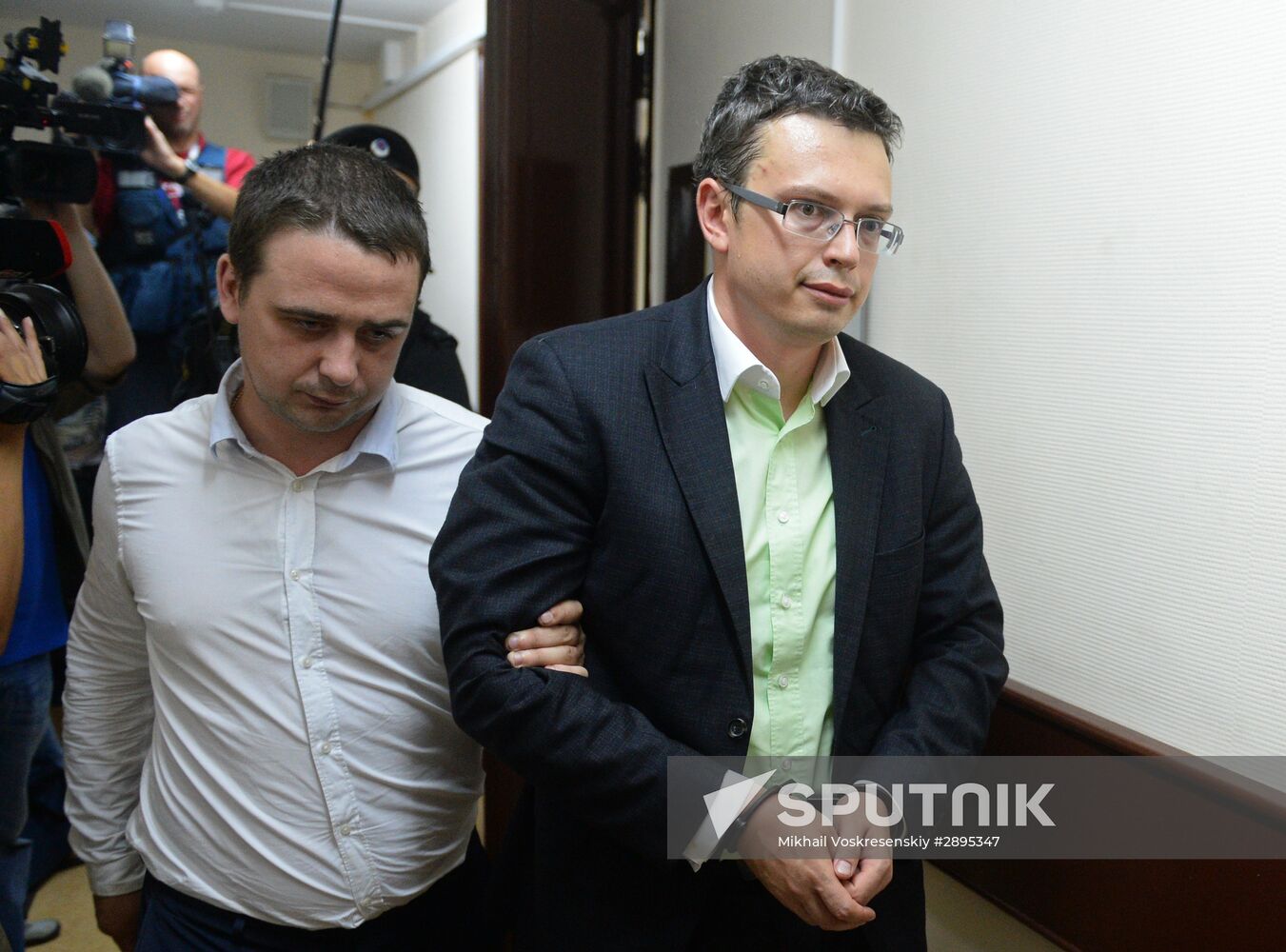 Considering investigators' request to arrest RIC officers in Moscow