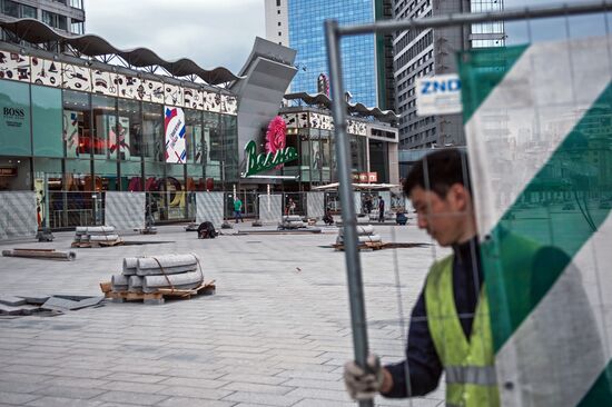 Novy Arbat Street landscaping