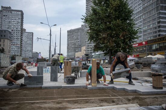 Novy Arbat Street landscaping