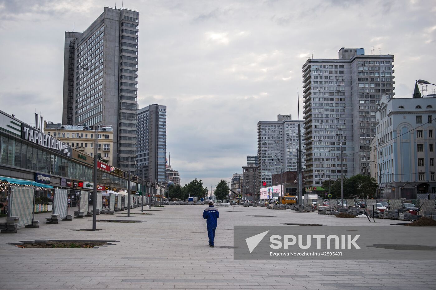 Novy Arbat Street landscaping