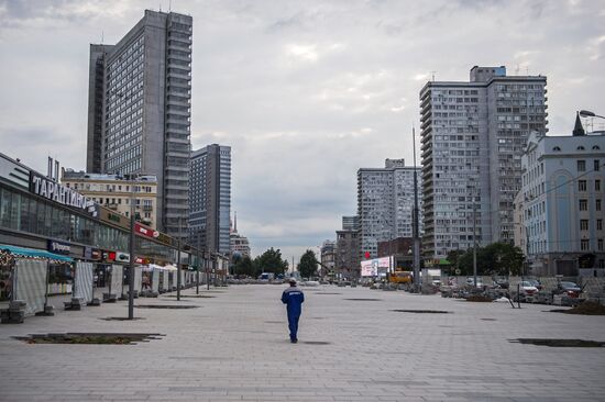 Novy Arbat Street landscaping