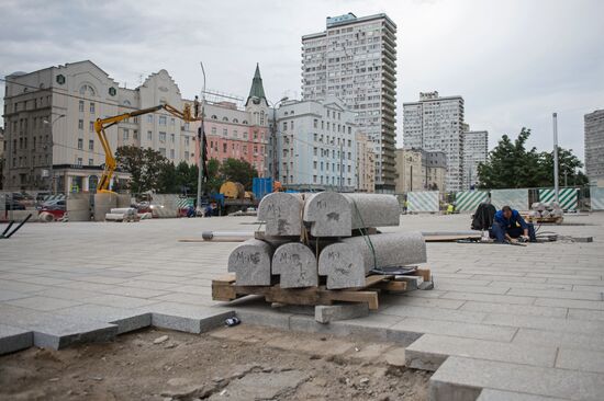 Novy Arbat Street landscaping