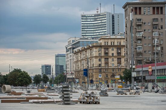 Novy Arbat Street landscaping