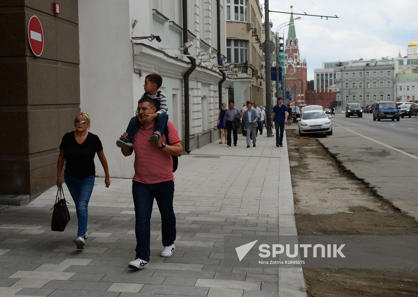 Novy Arbat Street landscaping