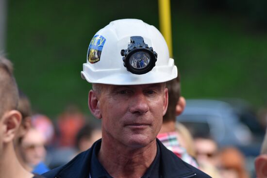 Miners go on protest rally in Kiev