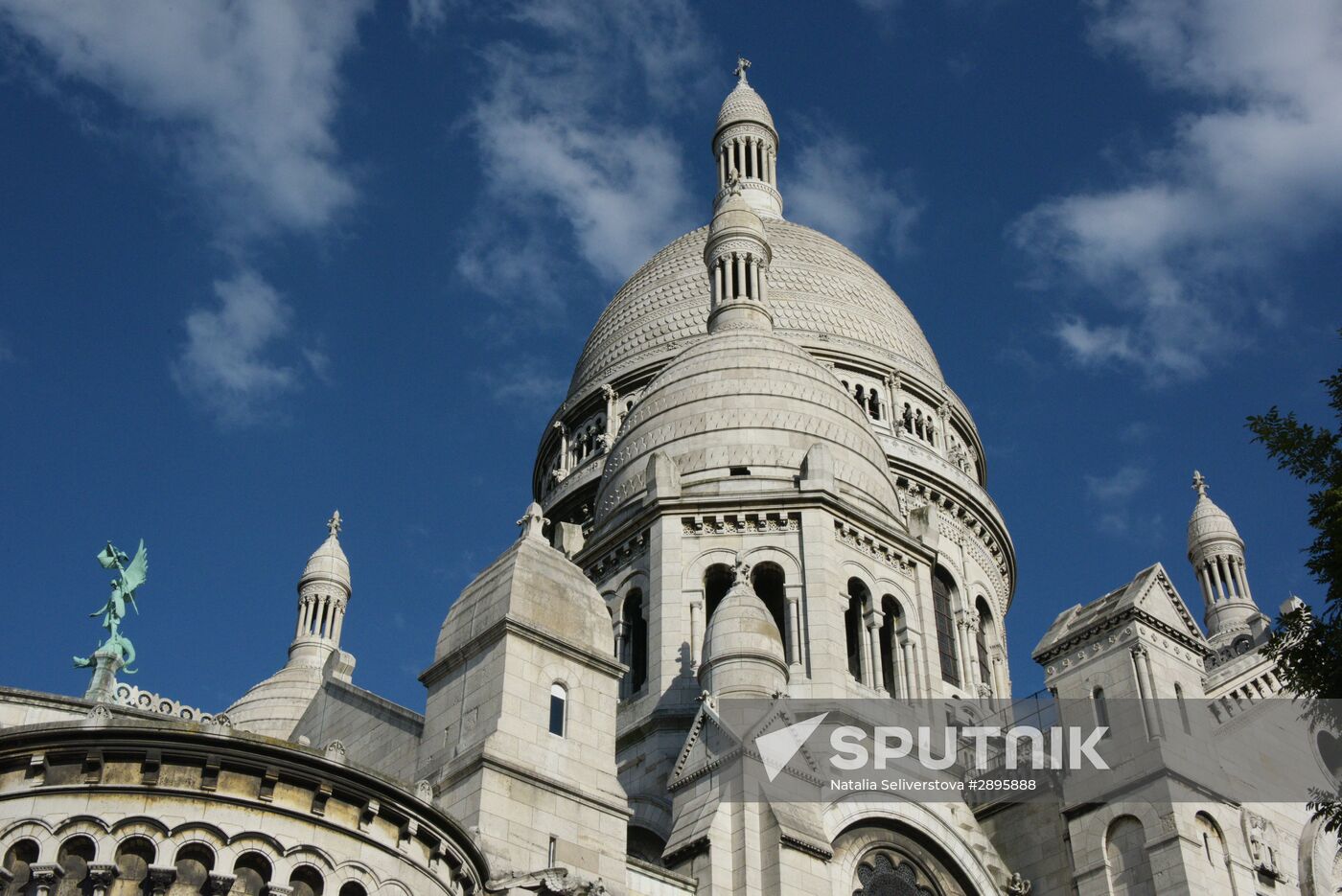 Cities of the world. Paris