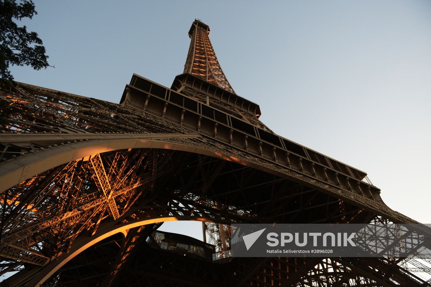 Cities of the world. Paris