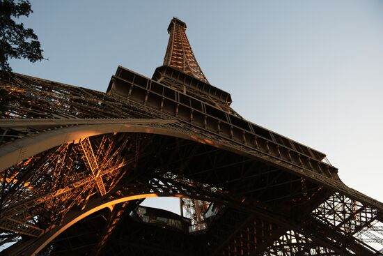 Cities of the world. Paris