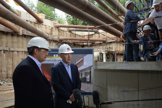 Moscow Mayor Sergei Sobyanin inspects construction of Michurinsky Prospekt metro station
