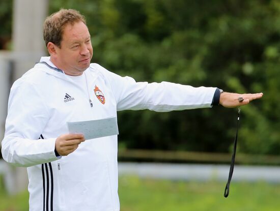 FC CSKA holds training session